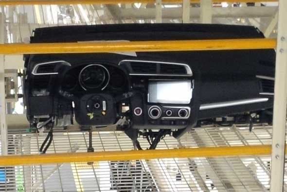 Localizado en Celaya, Guanajuato, la planta cuya inversión fue de $800 millones de dólares iniciará producción a menos de dos años del inicio de su construcción a principios de 2012, y empleará a 3,200 asociados con una capacidad anual de 200,000 vehículos y motores cuando está alcance la producción completa a finales de año. Además de su Honda Fit 2015, la planta comenzará la producción a finales de año de todas las nuevas compactas SUV. La apertura de la Planta en Celaya incrementa la capacidad anual de producción de automóviles en Norte América en un aproximado de 1.92 millones de unidades.