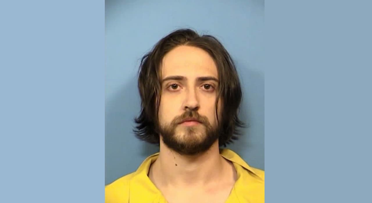 Detienen a Rylan Raspatello, acusado de posesión de pornografía infantil