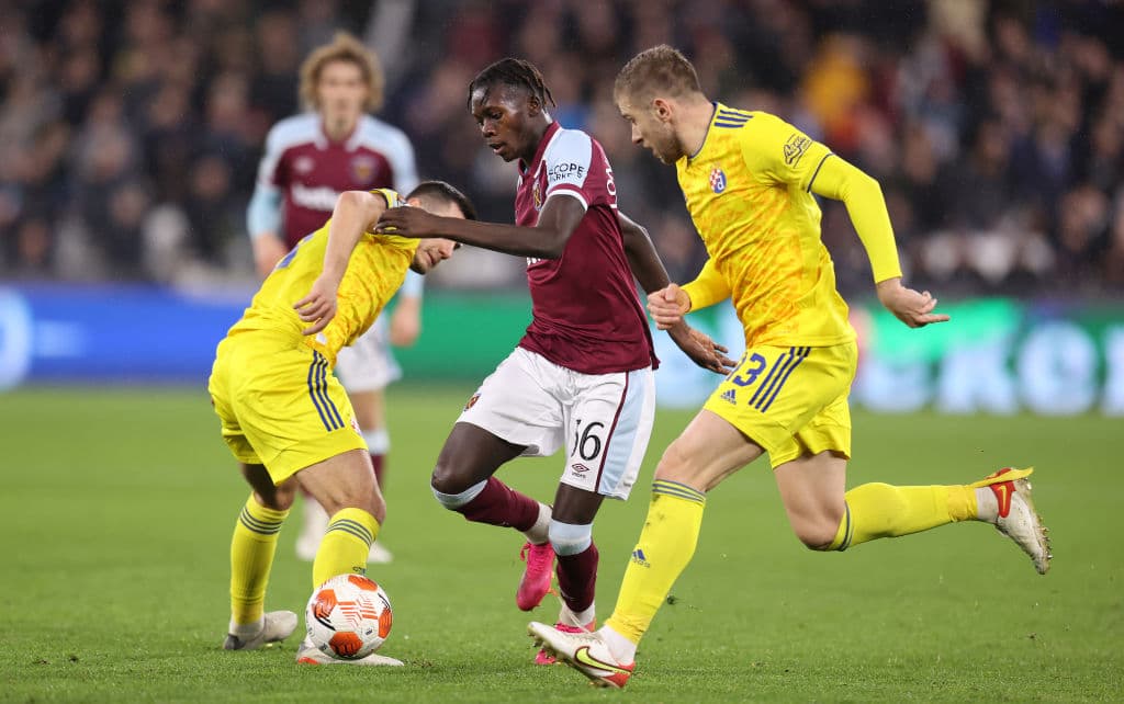 Las visitas son los dueños de la noche luego de que el Rapied Viena le pegara 0-1 al Genk y el Dinamo Zagreb soprende 0-1 al West Ham en Inglaterra.