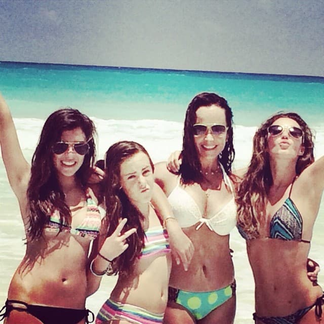 Y claro, le encanta estar al lado de sus amigos.