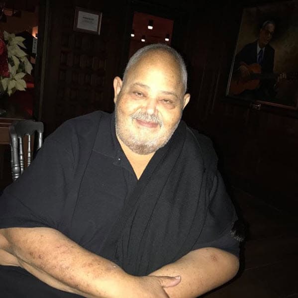 Su estado empeoró cuando sus riñones dejaron de funcionar y al adquirir una bacteria en sus piernas.
<br>