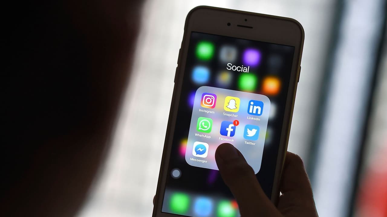 Proyecto de ley busca restringir redes sociales a menores de 16 años en Florida