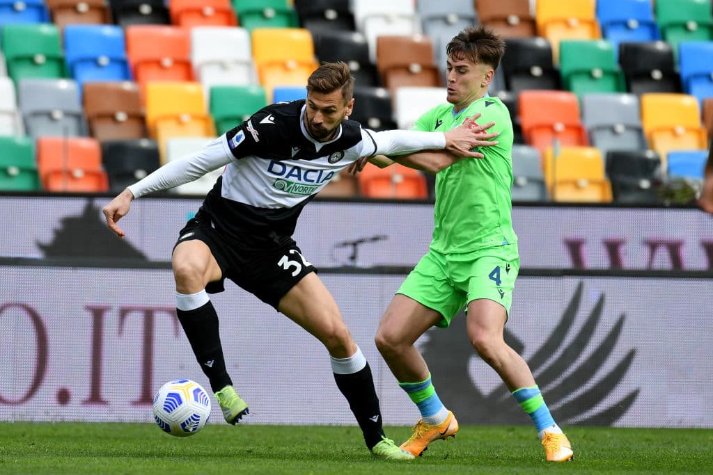 Udinese cayó por la mínima ante la Lazio 1-0 con gol de Adam Marusic al minuto 37 en la Serie A. Los 'biancocelesti' siguen por la pelea de puestos europeos, mientras que el Udinese sigue en media tabla en la doceava posición.