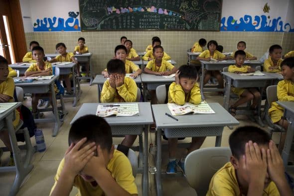 Tras los entrenamientos, estos niños reciben clases normales.