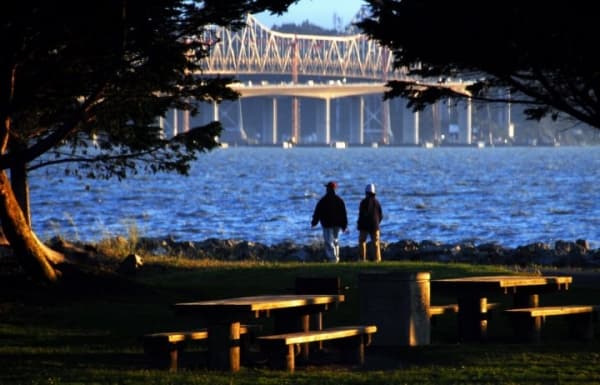 La ciudad de
<b> Emeryville</b> adoptó las leyes de protección de arrendatarios desde 2017. 
<br>Todas las unidades no exentas son elegibles. 
<br>
<br>
<b>Unidades elegibles</b>: aproximadamente 6,500 viviendas.
<br>