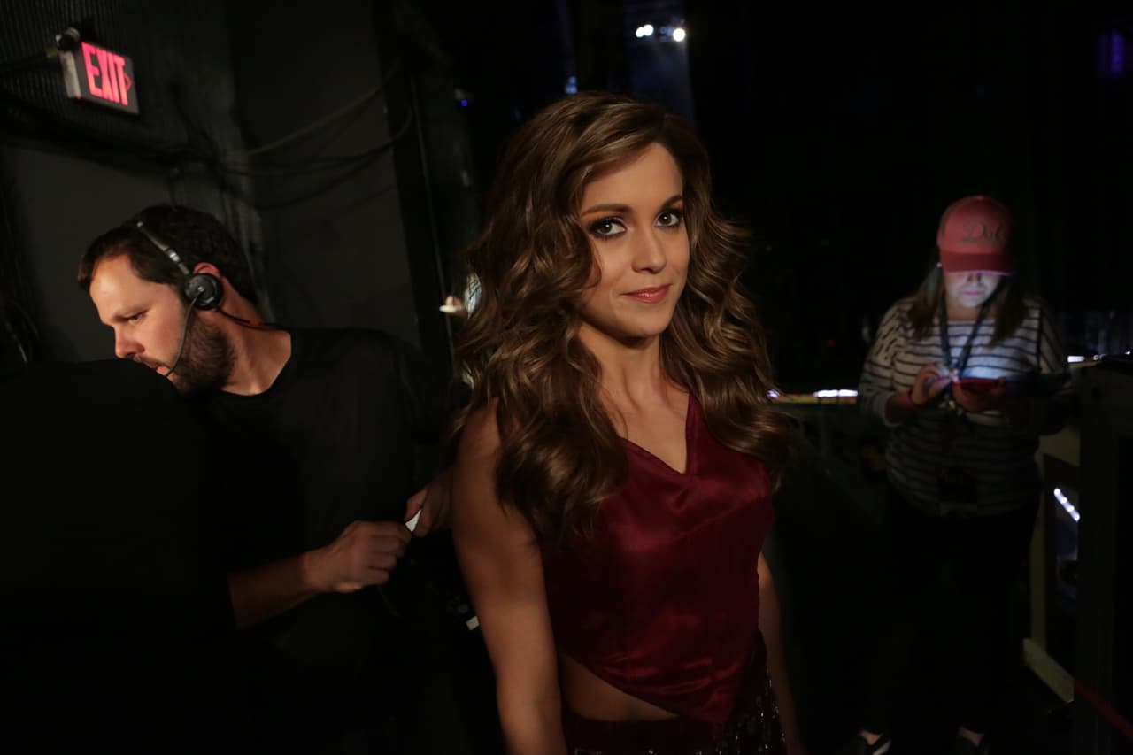 Nerviosas, traviesas y muy risueñas se mostraron las chicas tras bambalinas.