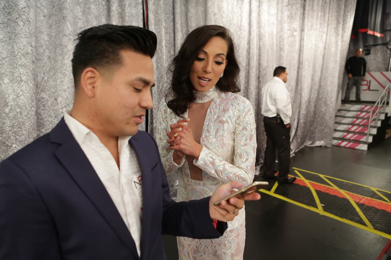 Nerviosas, traviesas y muy risueñas se mostraron las chicas tras bambalinas.