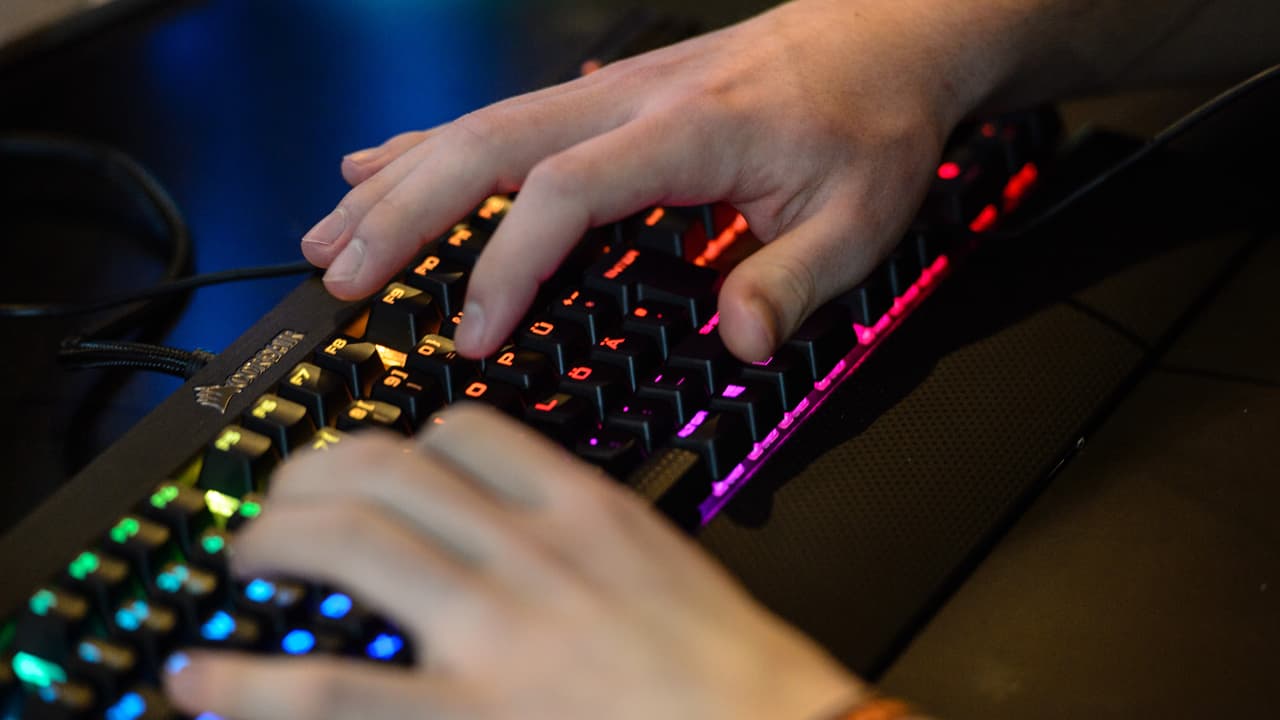 Así usaron los rusos las redes sociales para promover la candidatura de Trump y explotar la polarización en EEUU