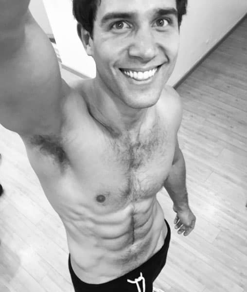 Este sexy argentino es 
<b>Luciano Zacharski</b>, y llegó a la televisión dispuesto convertirse en un gran actor.