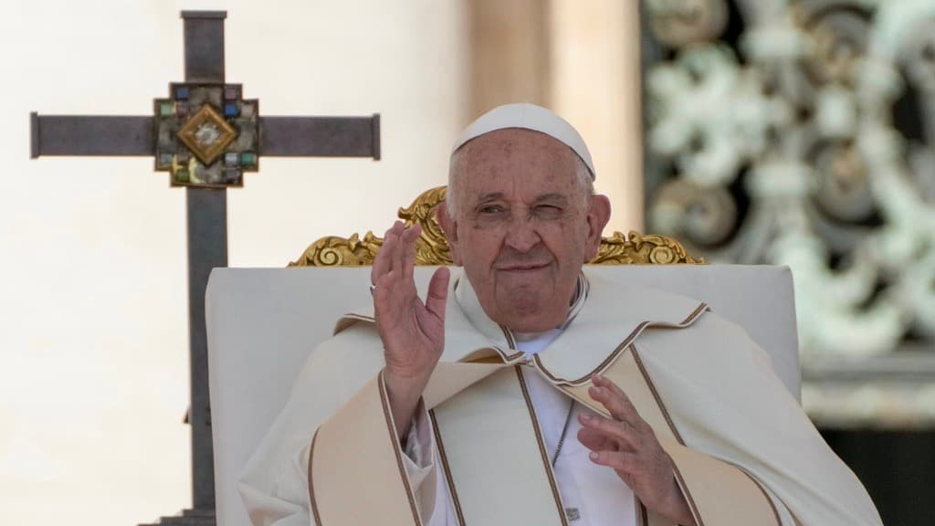 El papa Francisco pide disculpas por usar un término vulgar y despectivo contra los homosexuales