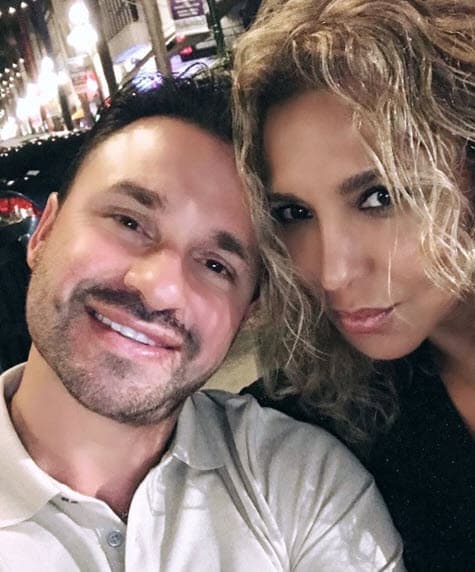 Y aunque al principio negaron rotundamente una relación entre ambos y alegaban ser socios, actualemente ya no ocultan su relación.