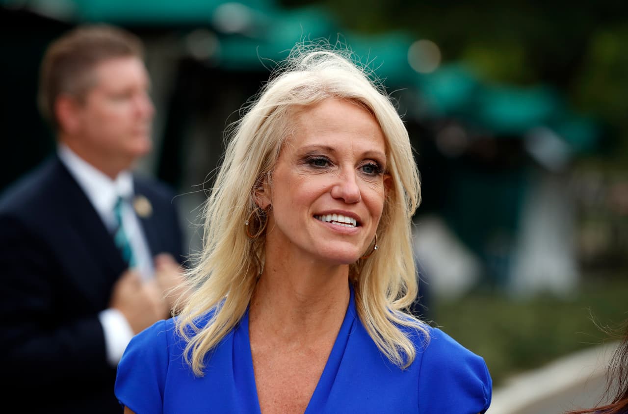 <b><a href="https://www.univision.com/temas/kellyanne-conway">Kellyanne Conway</a></b>, asesora y fiel defensora de Trump, anunció que deja su cargo en la Casa Blanca por motivos familiares.