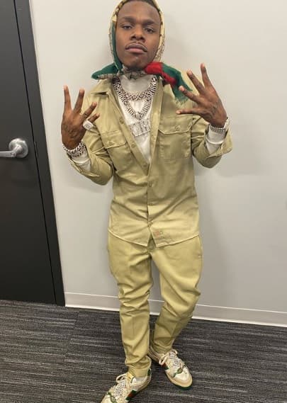 En el comunicado también se especifica que "el Departamento de Policía de Charlotte-Mecklenburg lanzó una investigación para determinar si los oficiales siguieron las políticas y directivas departamentales durante el incidente".