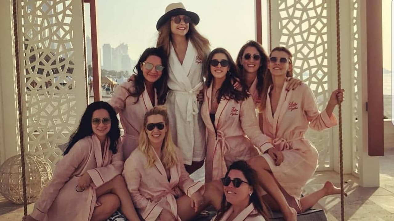 Una despedida de soltera de una heredera multimillonaria acaba en tragedia al estrellarse el avión en el que volvía de la fiesta