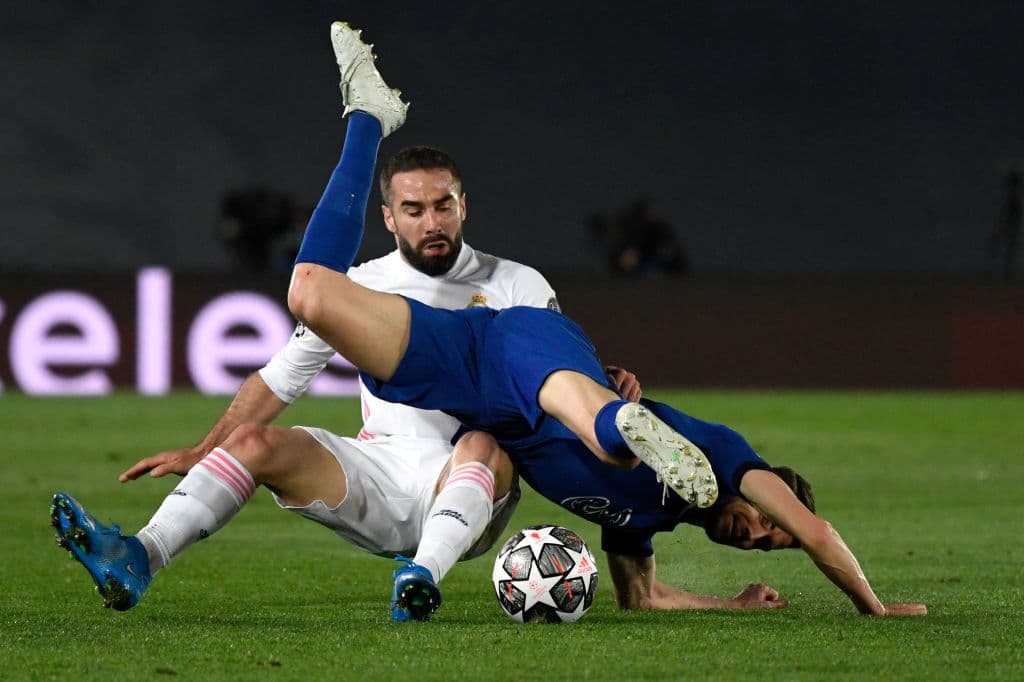 Christian Pulisic abrió el marcador al minuto 14 y Karim Benzema anotó el gol del empate definitivo al minuto 29. Real Madrid deberá sair a buscar goles en la vuelta en Londres o no podrán conquistar la deseada copa.