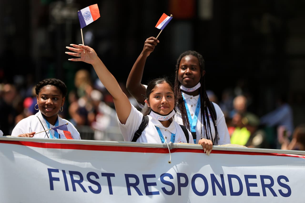 La ciudad de Nueva York honró a todos los trabajadores esenciales de la pandemia con el desfile "Hometown Heroes" (Héroes de la Ciudad) que tomó lugar el miércoles, 7 de julio, 2021.