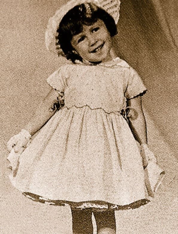 Laura Zapata nació en la Ciudad de México el 31 de julio de 1956.