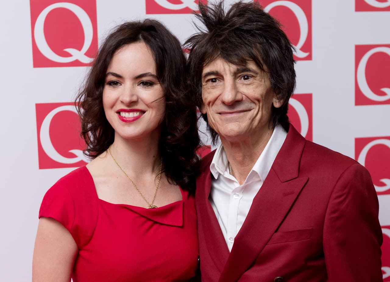 Tras seis meses de noviazgo, el músico y la actriz se casaron en diciembre de 2012 en medio de una ceremonia celebrada en Londres, Inglaterra.