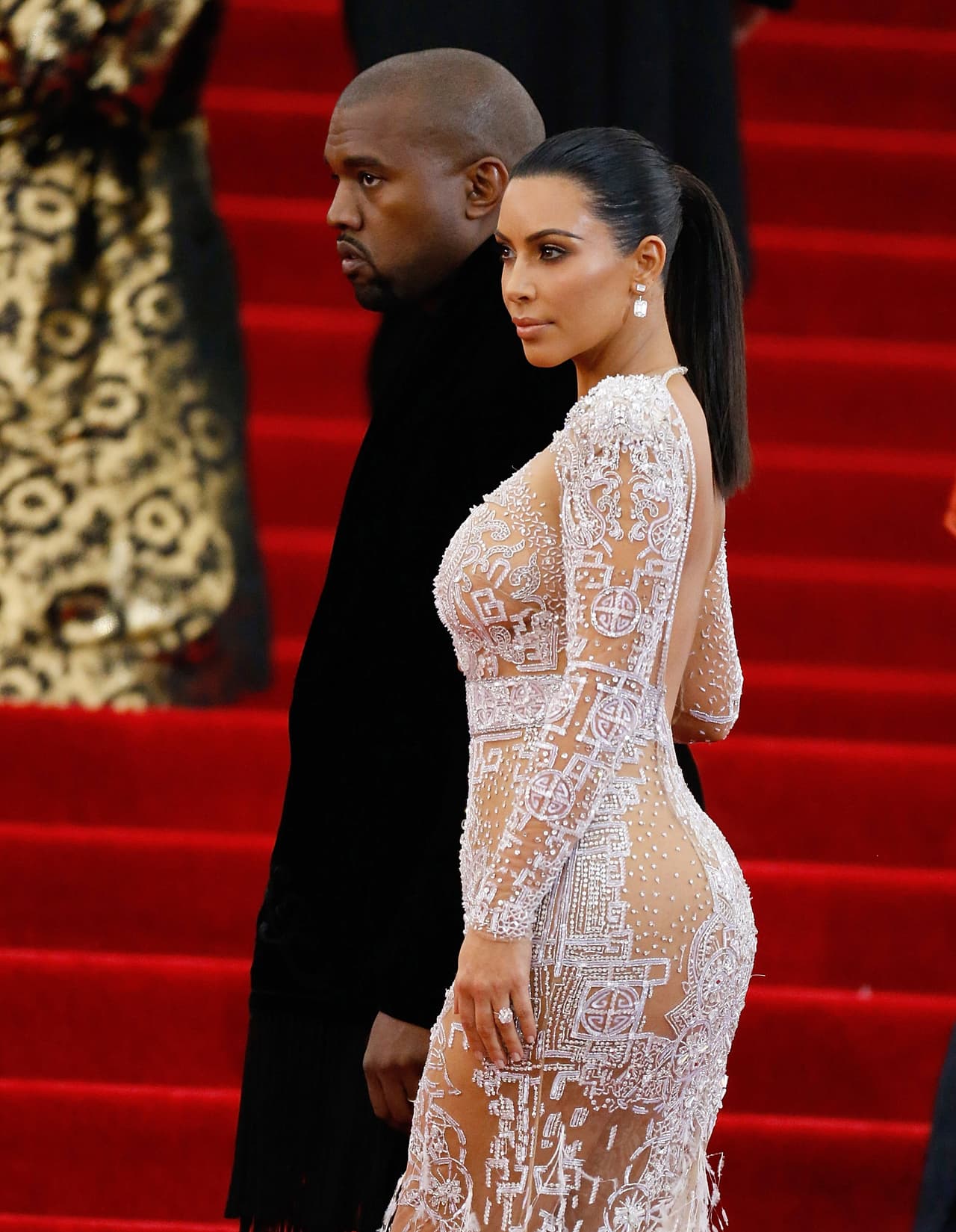 Y ella caminó durante la MET Gala, de la mano de su marido.