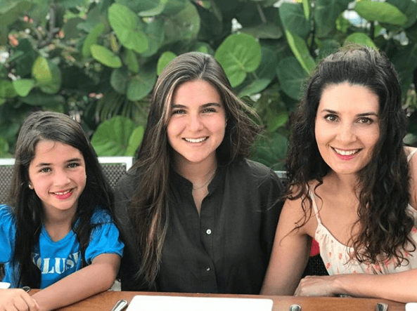 La actriz Mayrín Villanueva ha compartido diversas fotografías, a través de Instagram, en las que muestra la convivencia que existe entre sus hijos y los de su esposo, el también actor Eduardo Santamarina.