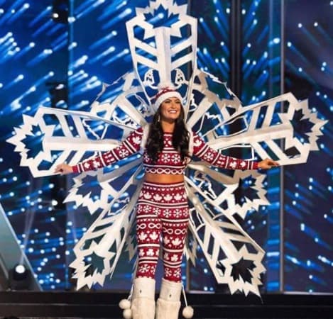Bearchell se coronó como Miss Canadá en 2016, y participó el mismo año en Miss Universo, concurso en el cual quedó entre las 10 mujeres más bellas del mundo.