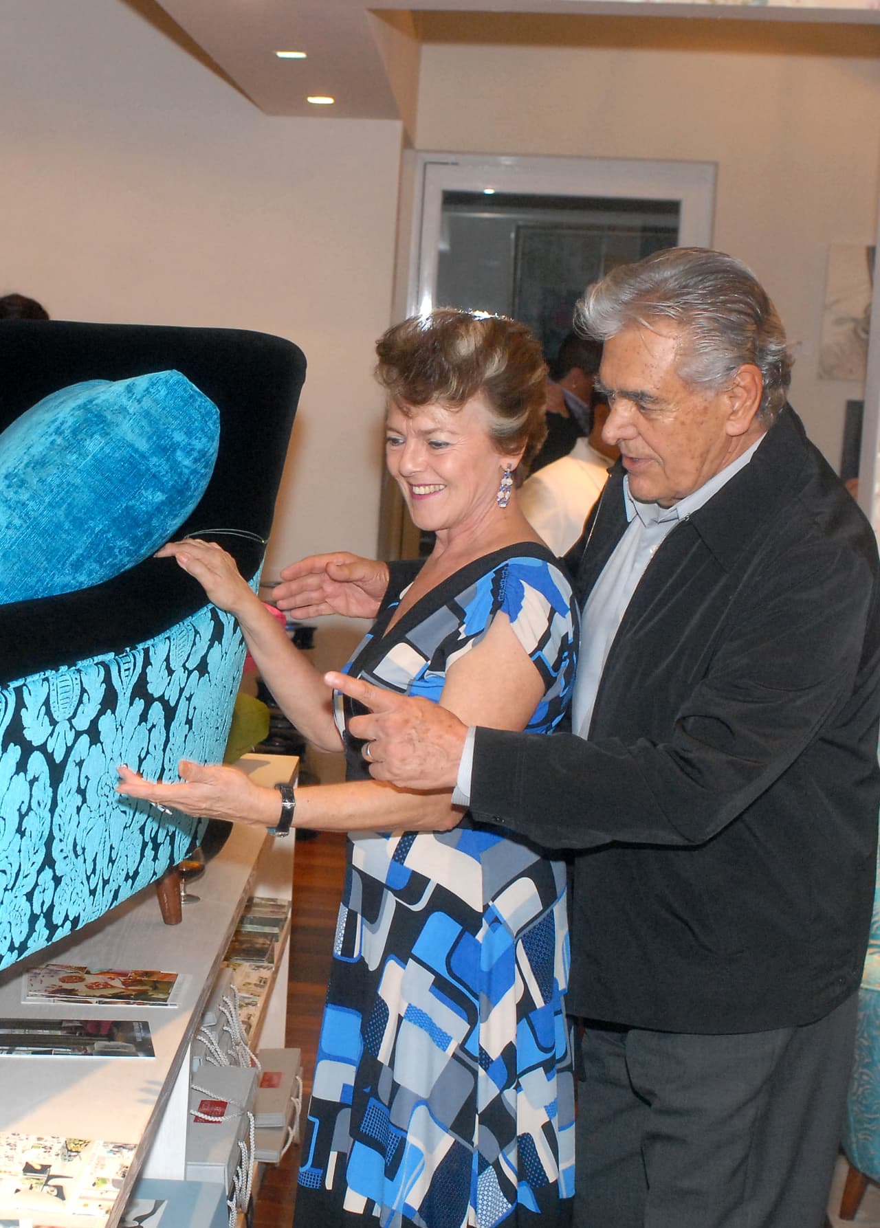 Sin embargo, Verónica del Castillo ya le ha dicho que si eso pasara, todo estará en orden y que como familia no esperan tener algún conflicto, como sí ha ocurrido en otros casos, como con los hijos de
<b> <a href="https://www.univision.com/temas/jose-jose">José José.</a></b>
<br>