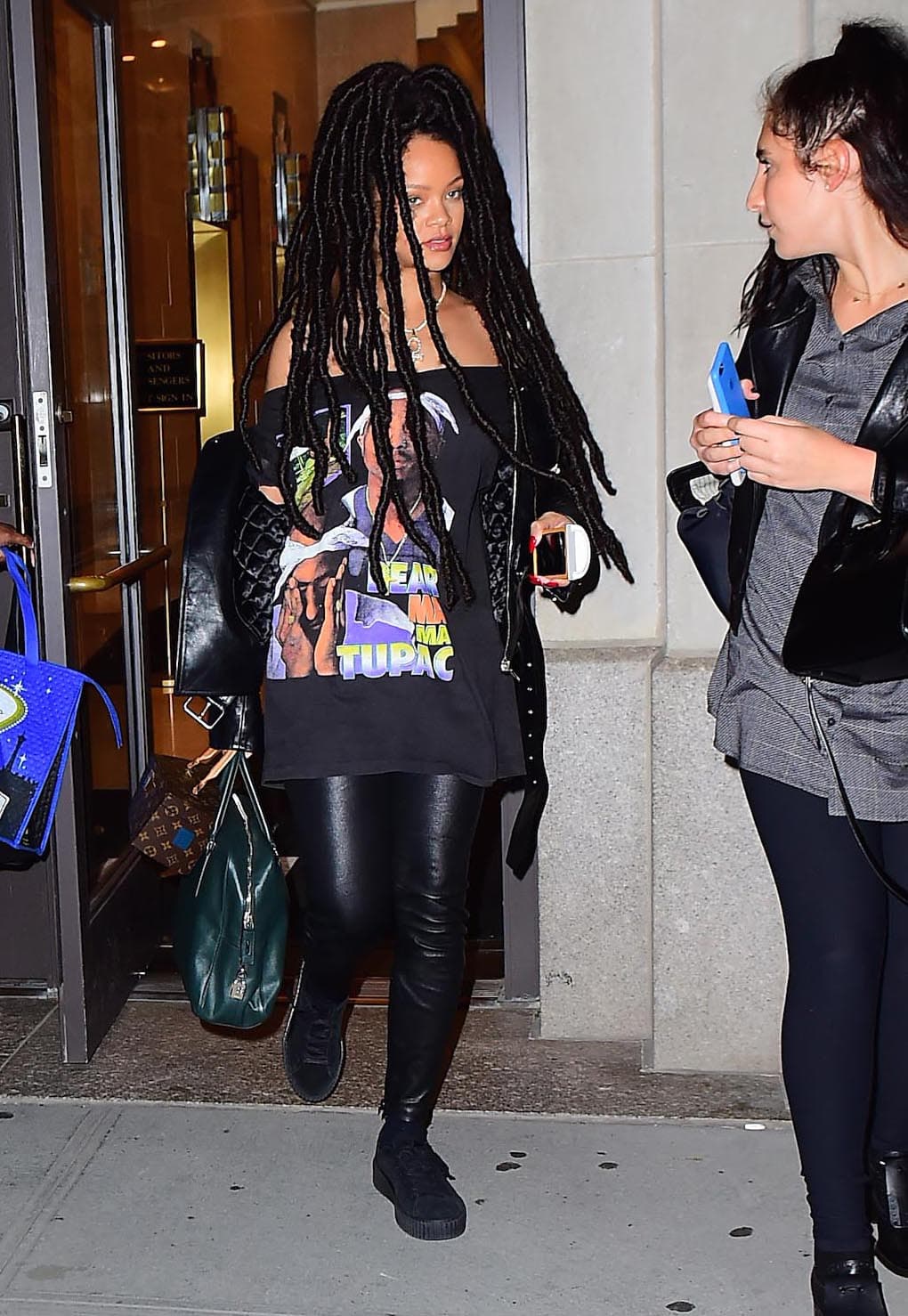 La belleza de barbados cambia su imagen por lo menos una vez por semana, a eso ya nos tiene acostumbrados.