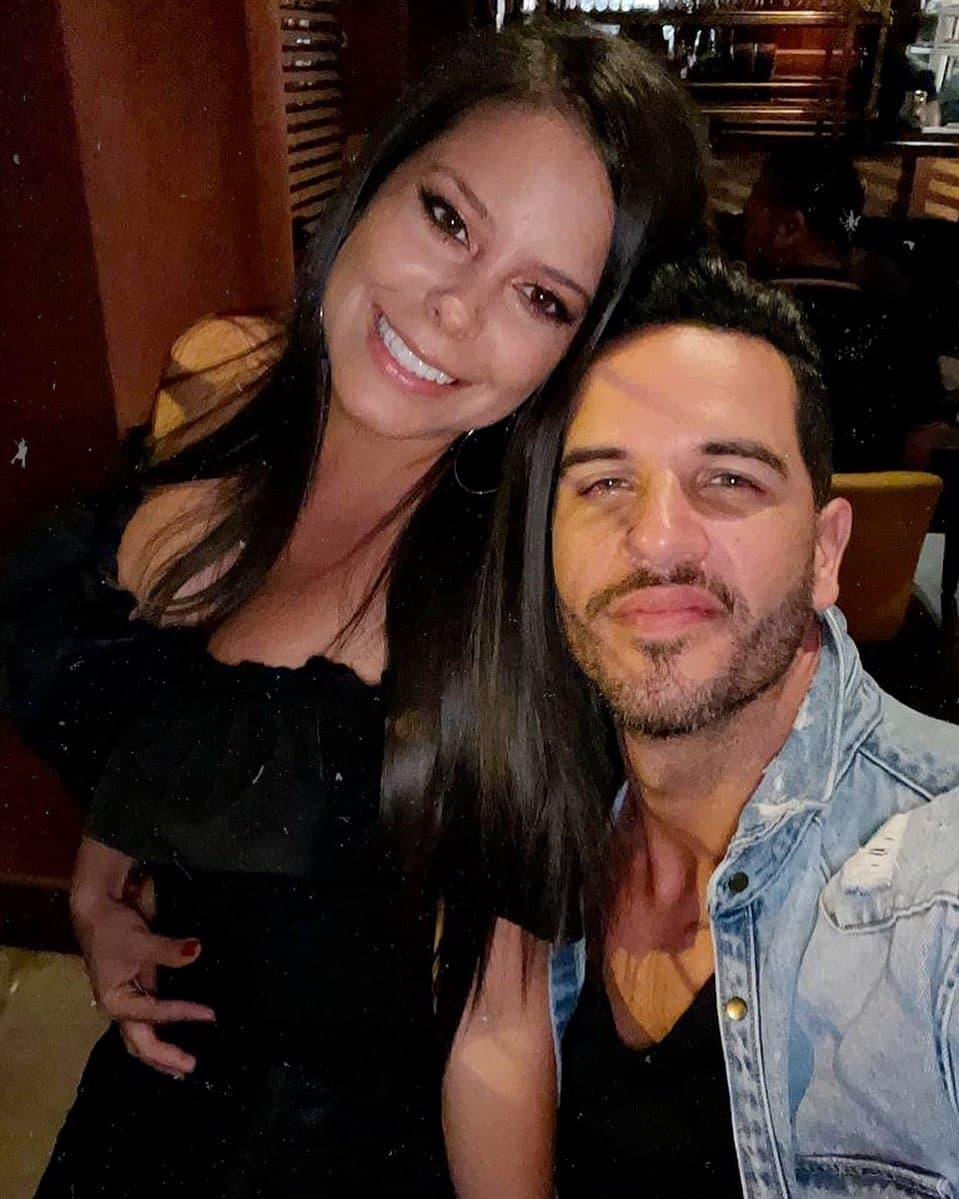 Yisus está casado con María Juliana Atehortua, quien es su soporte y también fiel admiradora en el plano personal.