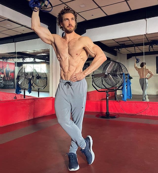 “Sí, muchas veces (pensé en dejar de actuar), pero entonces me daban call back en algún proyecto, y eso me animaba a pensar: ‘¡Ya viene lo bueno!’”, relató el actor. 
<br>