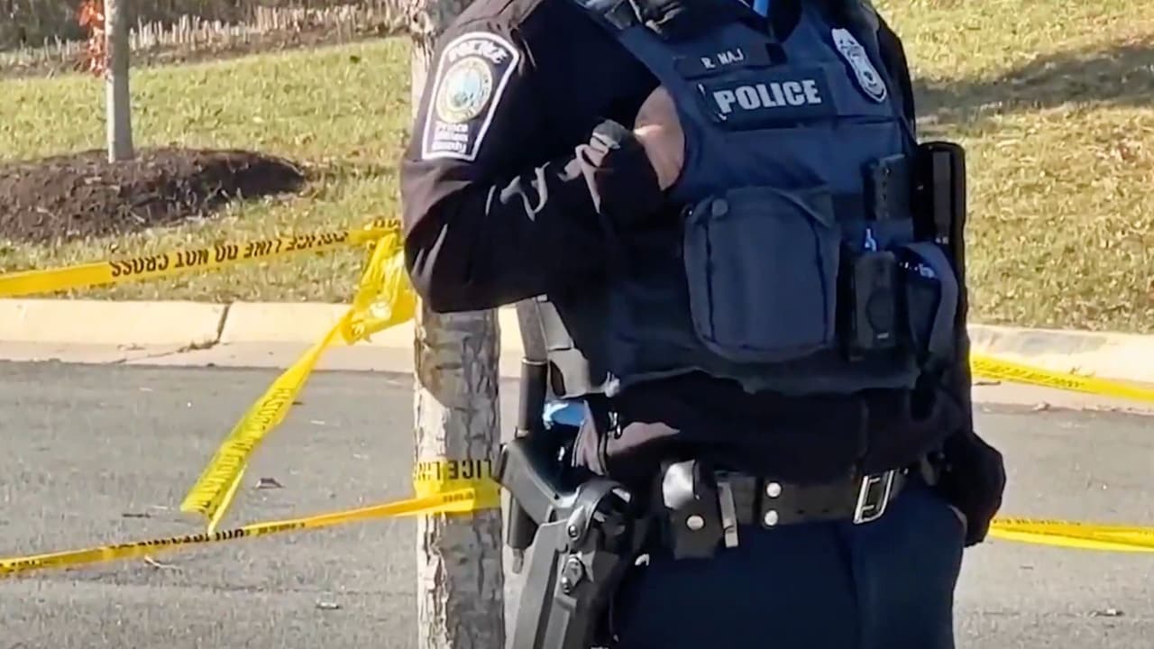 Policía de Woodbridge dispara a sospechoso armado con un cuchillo en un complejo de apartamentos