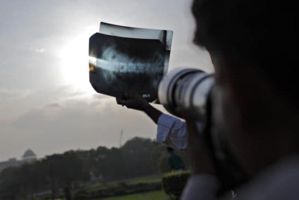 Enseguida alcanzará la parte occidental de Canadá, Estados Unidos y casi la totalidad de México. También podrá observarse al ponerse el Sol en las provincias canadienses de Ontario y Quebec, y en la parte oriental de los Estados Unidos, así como en la Península de Yucatán en México. Por Profesor Zellagro