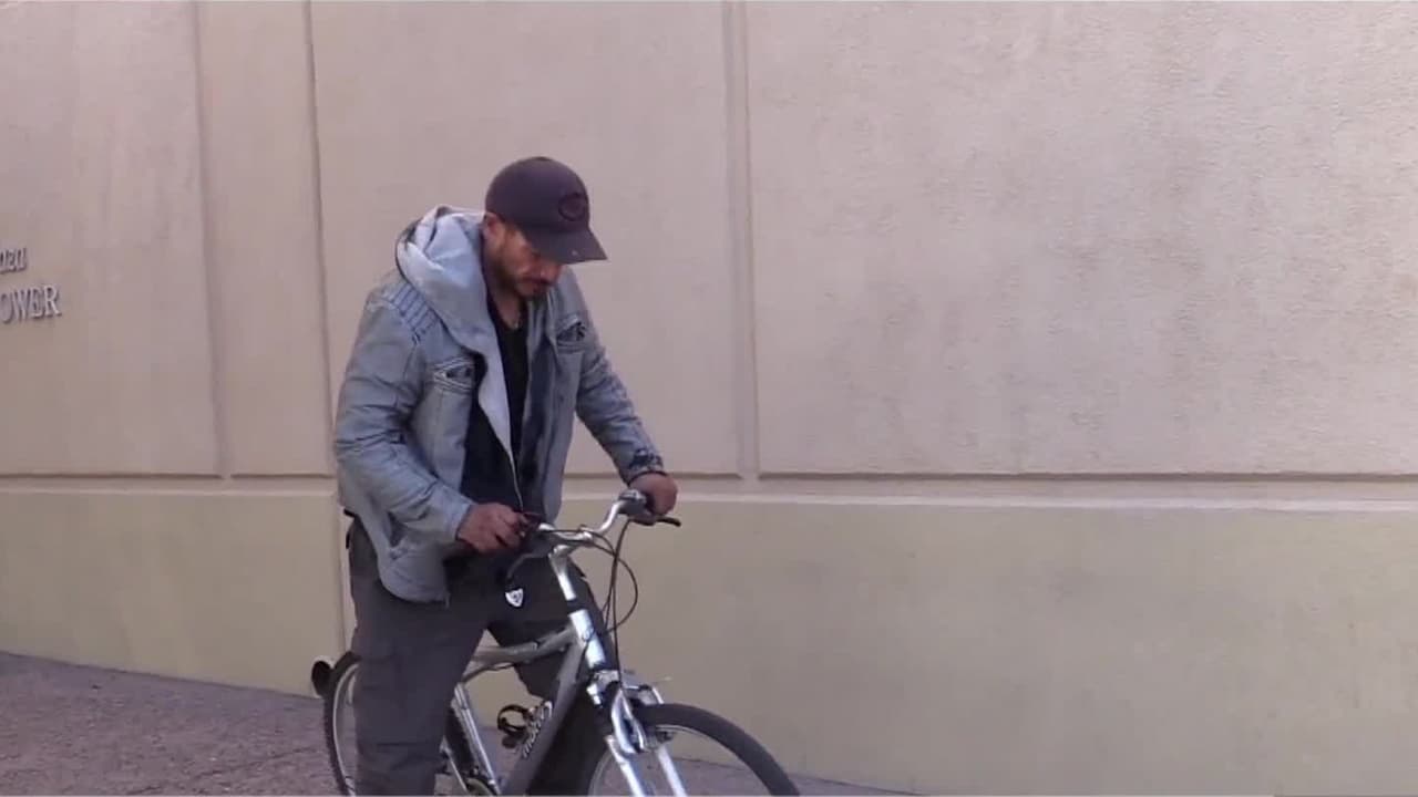 Mujer asegura que encontró a su hermano al verlo en un reportaje de Univision