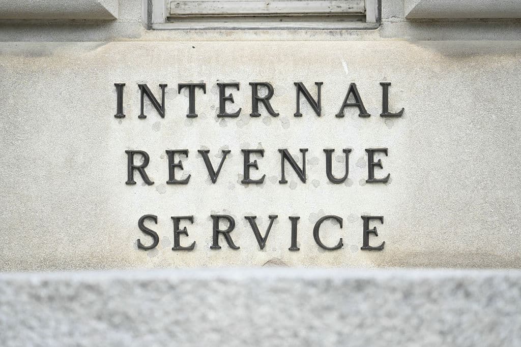 Una jueza tiene en sus manos frenar el acceso de ICE a ciertos inmigrantes con la ayuda del IRS