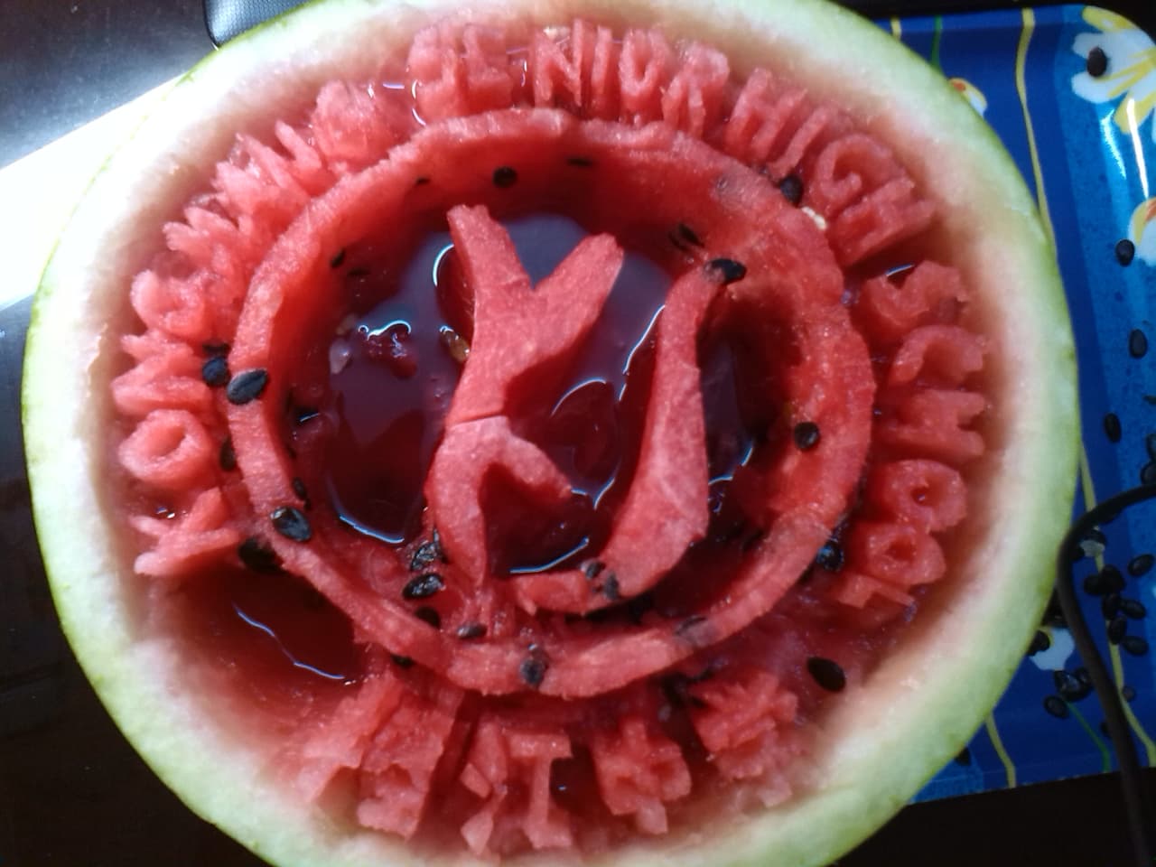 Él está muy orgulloso de su 'alma máter'. ¡Y se nota!