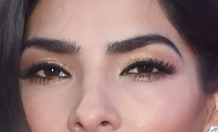 Si de miradas seductoras se trata, la de esta mujer es una de las que más llama la atención. Es presentadora de televisión y además mamá de un lindo bebé llamado Matteo.