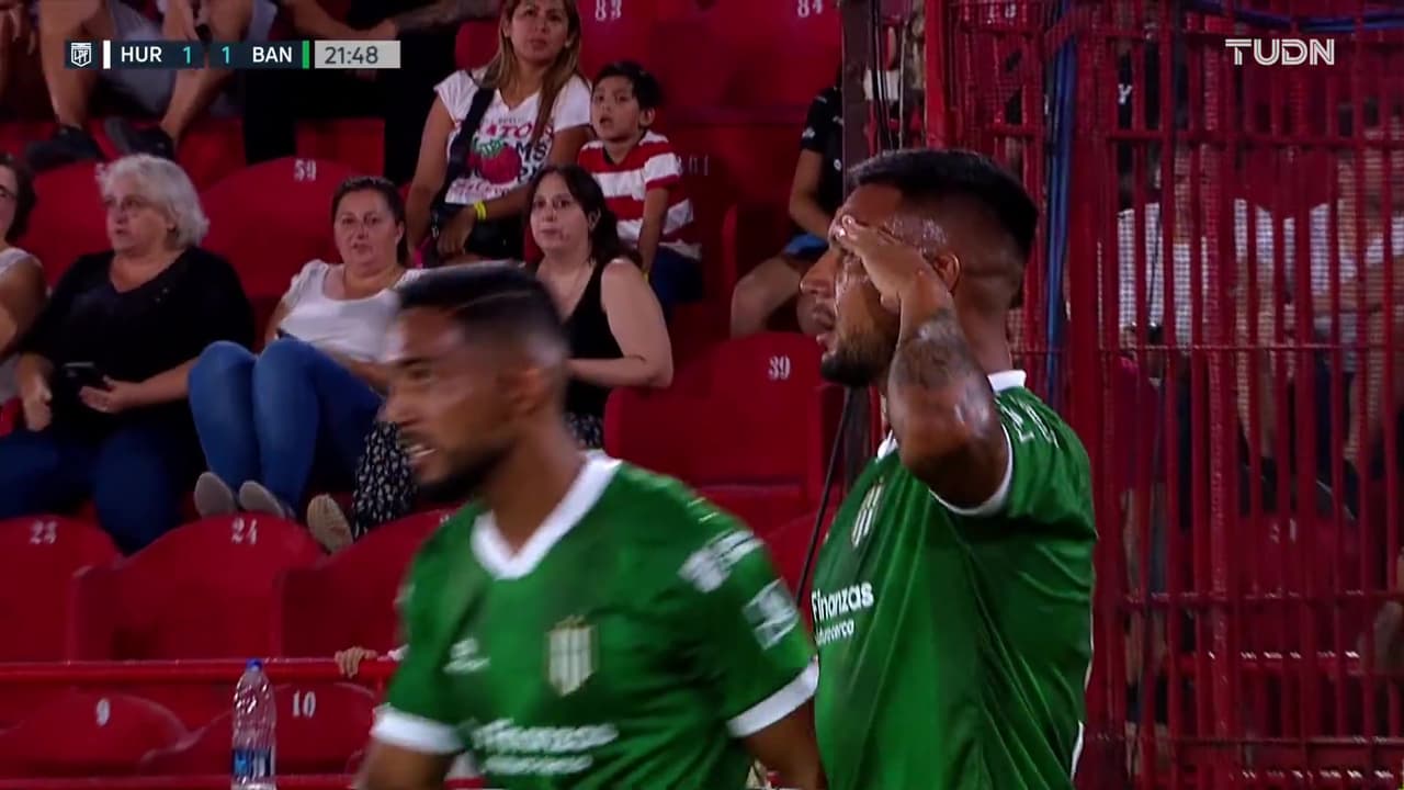 ¡Llegó el empate! El 'Comandante' Chávez anota el 1-1 para Banfield