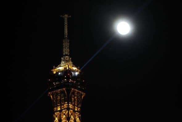 En 1921 se emitió desde allí el primer programa radiofónico en abierto de Francia.