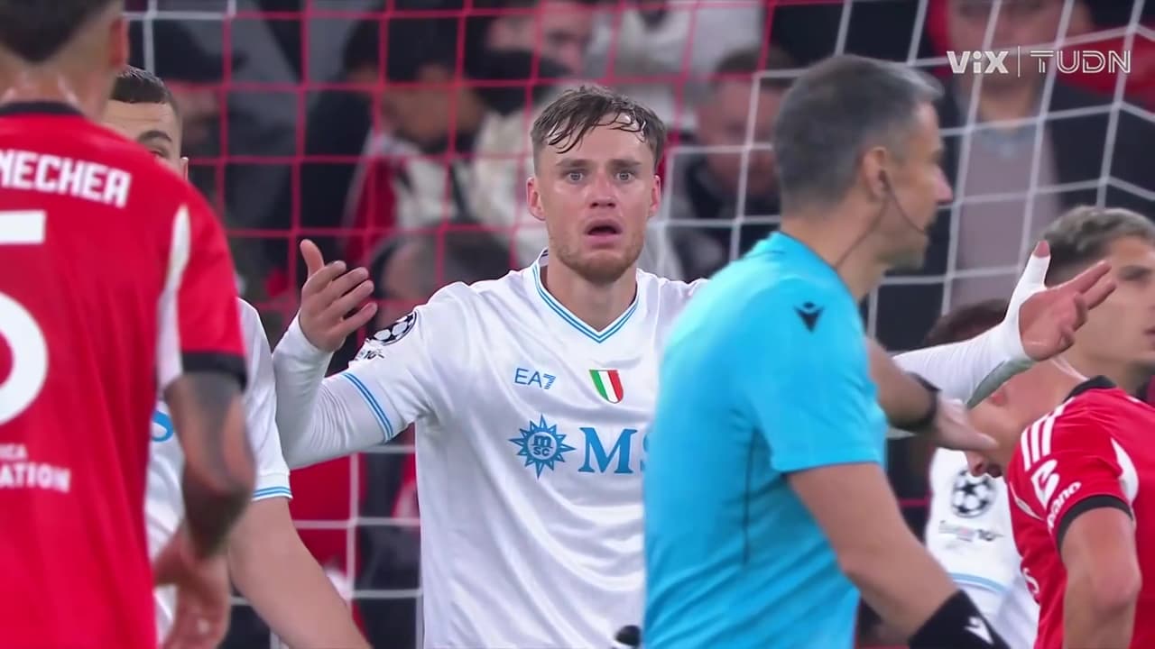 ¡La enferma atajada con la que Milinković-Savić evita el gol del Benfica!