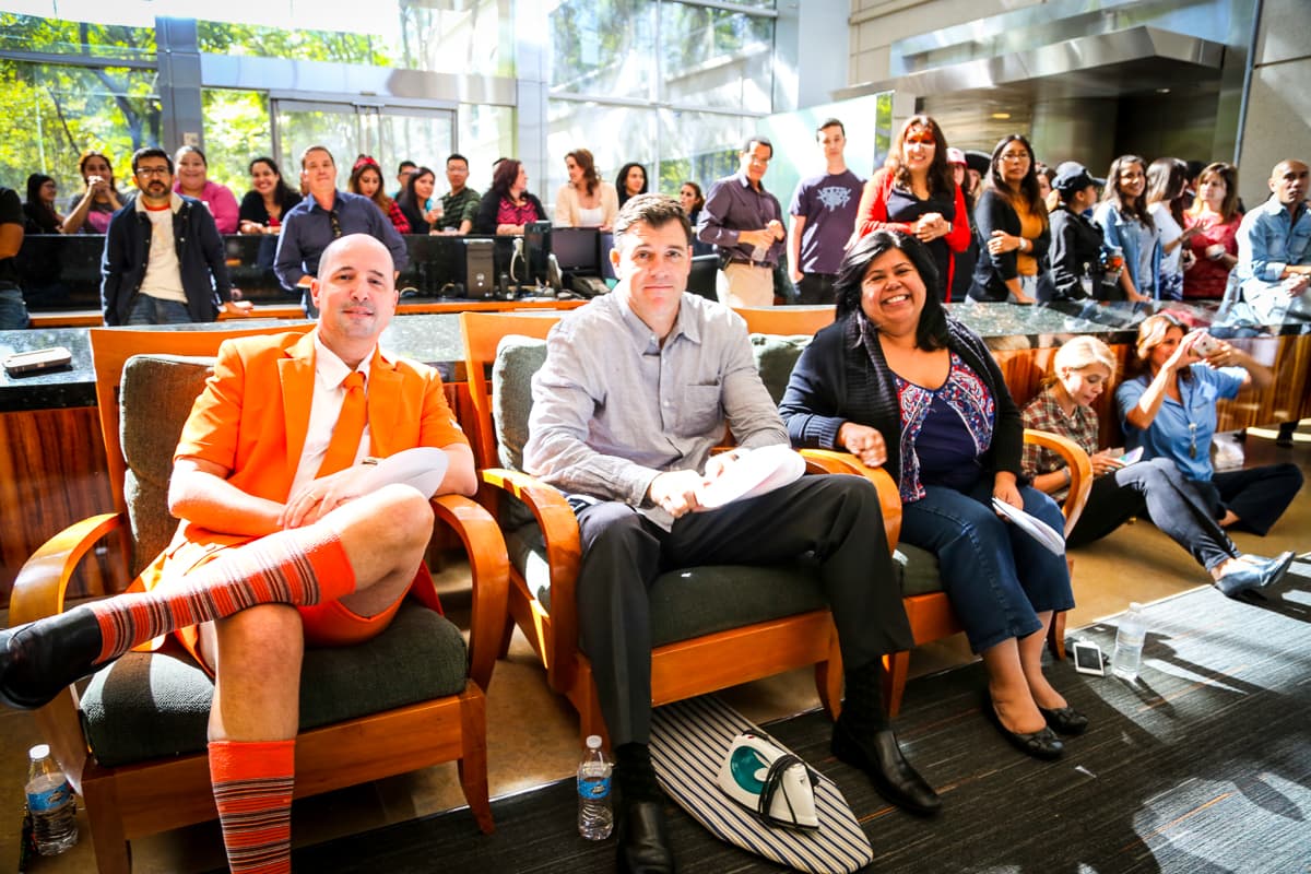 El equipo de Univision Los Angeles festejó Halloween a lo máximo y la gran fiesta contó con la presencia de personajes de la talla de Pitbull, Paquita la del Barrio, Donald Trump y hasta El Chapo.