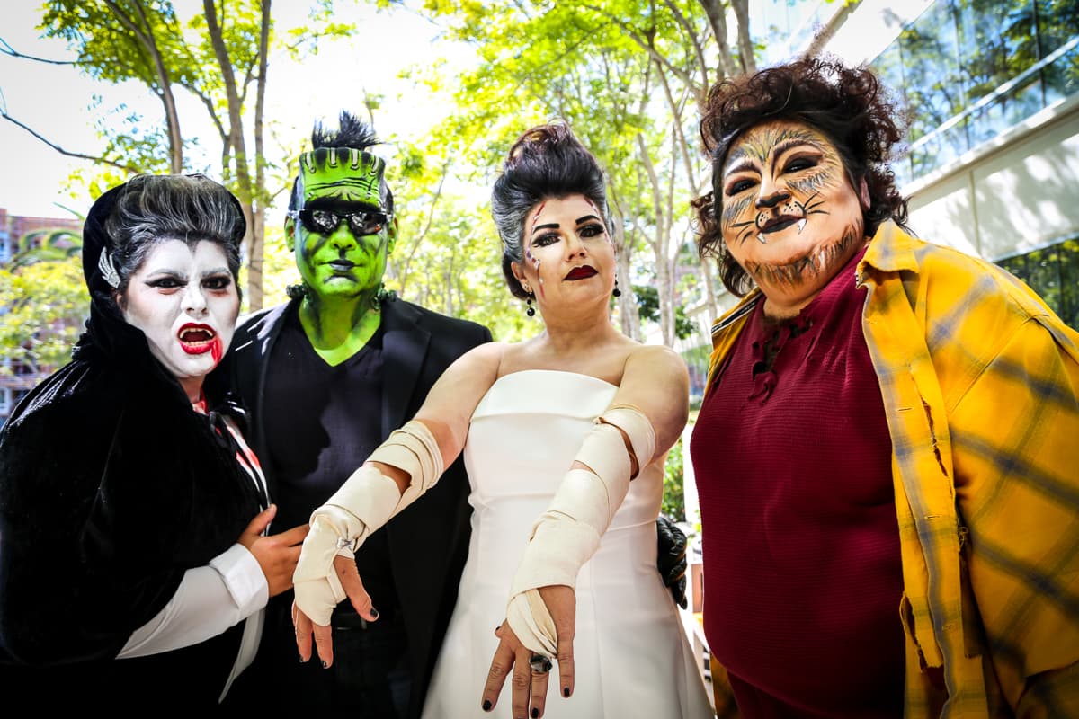 El equipo de Univision Los Angeles festejó Halloween a lo máximo y la gran fiesta contó con la presencia de personajes de la talla de Pitbull, Paquita la del Barrio, Donald Trump y hasta El Chapo.
