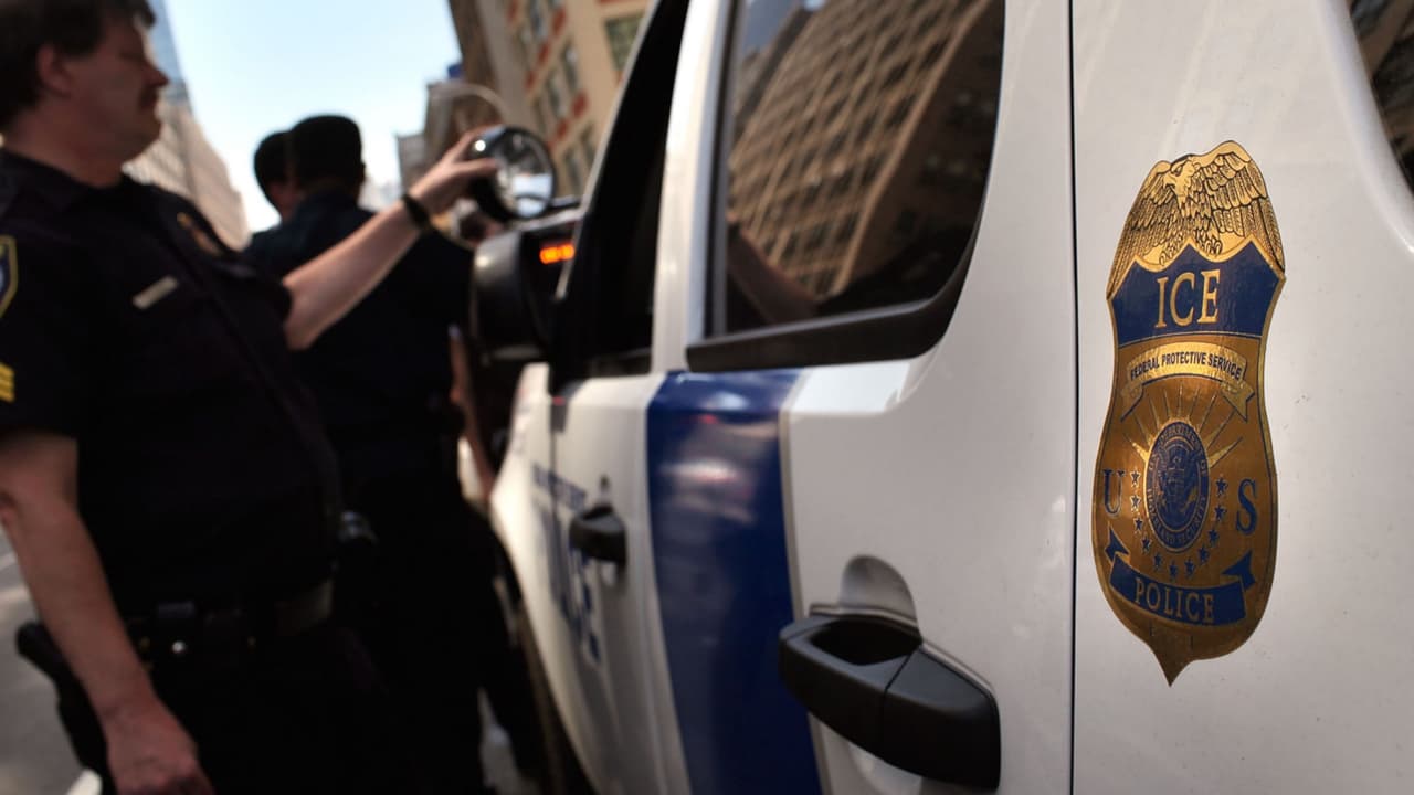 Operativos de ICE detuvieron inmigrantes este jueves en el sur de California