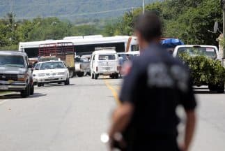 Pobladores del Estado de México lincharon a dos policías luego de que en un operativo falleciera un civil.