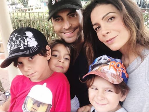 La actriz está de vacaciones en Disneyland, situado en California, junto a su esposo y sus tres hijos.