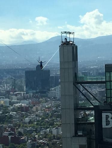 En conferencia de prensa posterior a este logro, su mánager y director del equipo, Clemens Augustin, recordó que el récord anterior lo poseían dos de sus connacionales, amigos también de Alexander, y era de una distancia de 557 pies (170 metros).