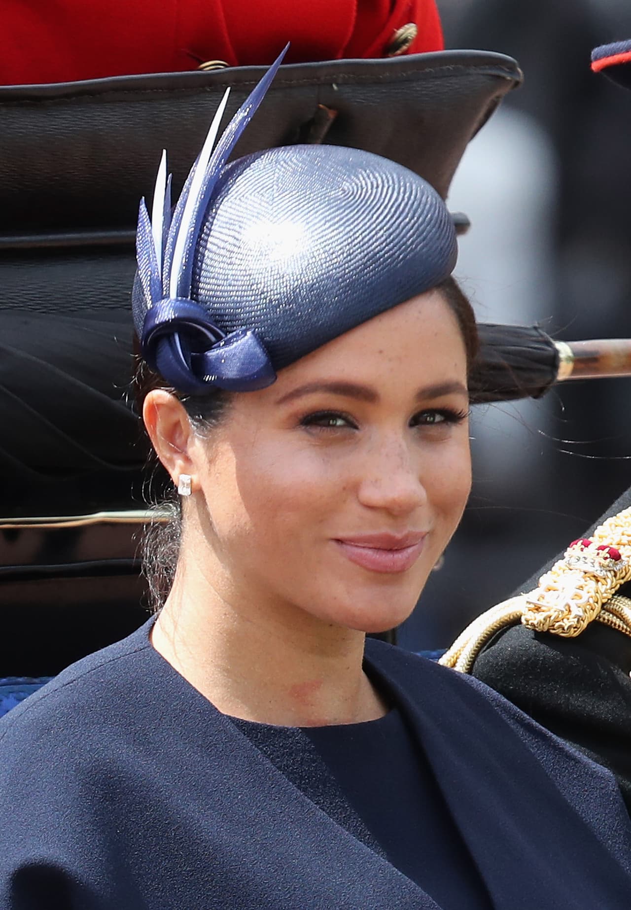 "
<b><a href="https://www.univision.com/famosos/biografa-del-principe-harry-cree-que-meghan-markle-deberia-dejarse-aconsejar-mas-para-evitar-dificultades-fotos" target="_blank">Ayudó a Meghan a adaptarse en Londres</a></b> cuando se mudó aquí, y Meghan confió mucho en ella. Se apoyan mutuamente y, como cualquier otra amiga, disfrutan de actividades sociales juntas", dijo la fuente.
