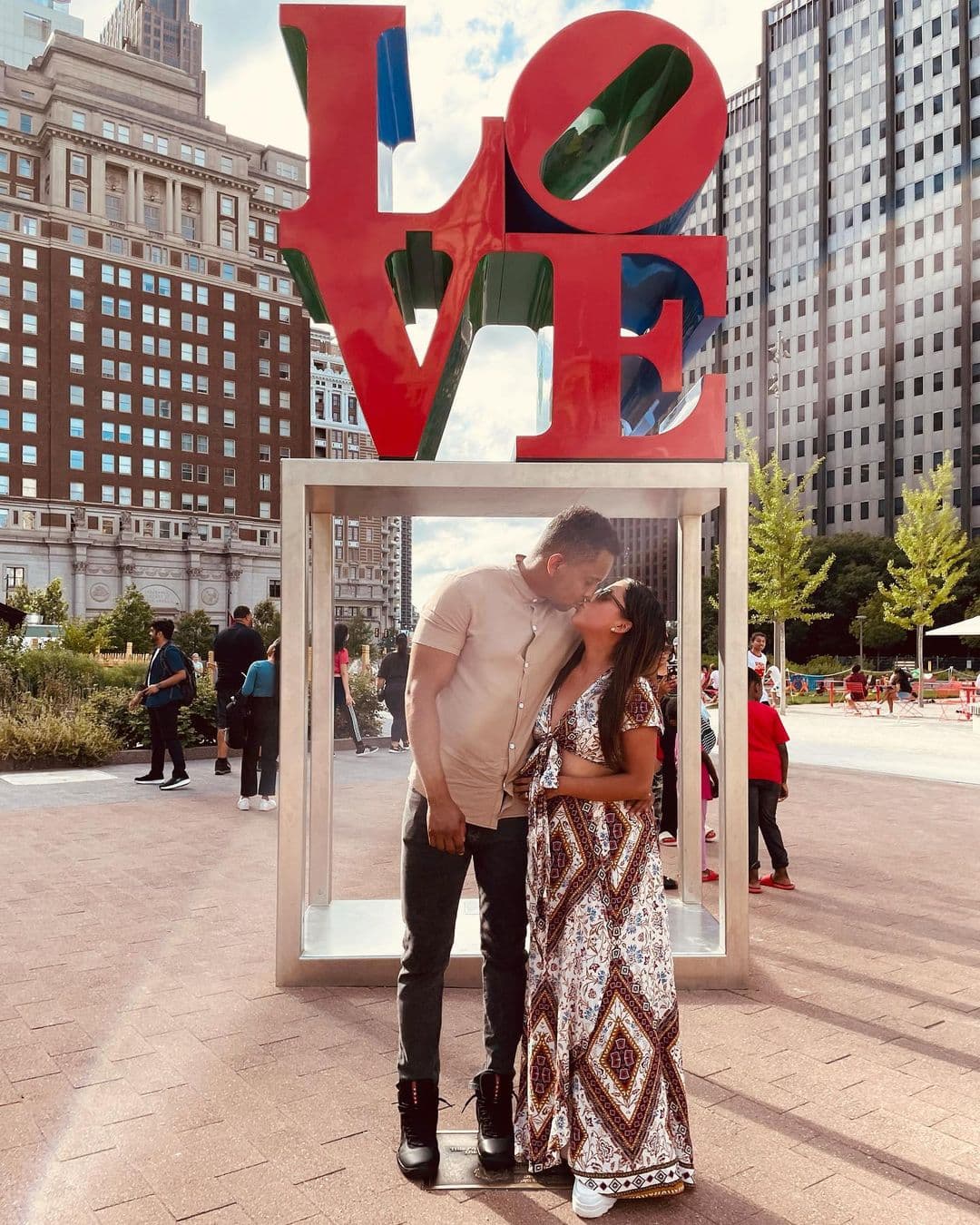 Las memorias de los viajes y los momentos en pareja se quedarán también en románticas fotos de viajes.