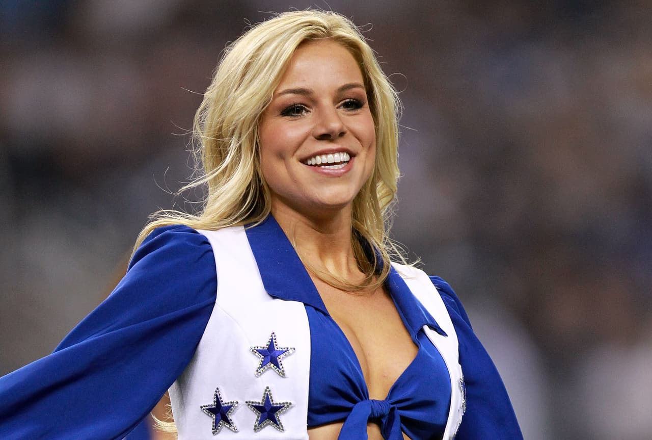 Kelsi Reich - era porrista de los Dallas Cowboys y enamoró a David Nelson (agente libre) quien le regaló un balón de touchdown cuando enfrentó al equipo de Texas jugando para los Buffalo Bills.