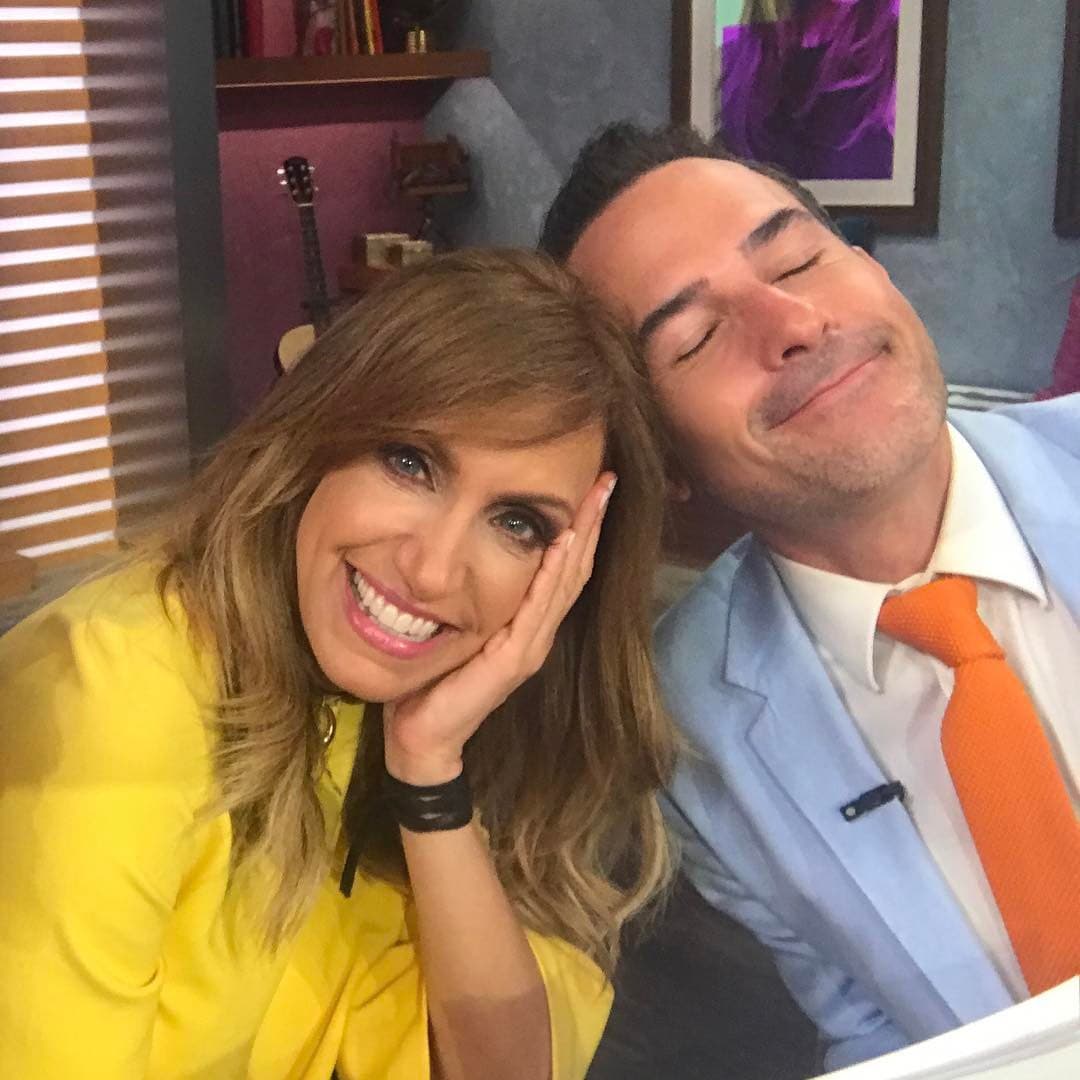 Carlos Calderón, uno de los presentadores más populares de Univisión, se divirtió con La Flaca en varias ocasiones.