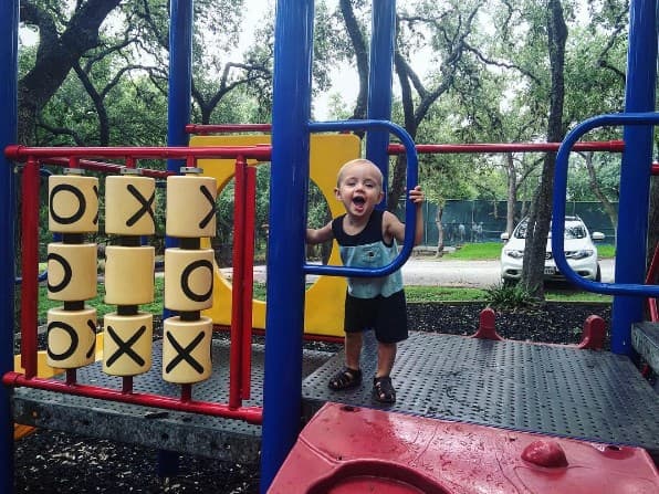 Desde que descubrió el parque y sus juegos infantiles William es todo un fan de la aventura.