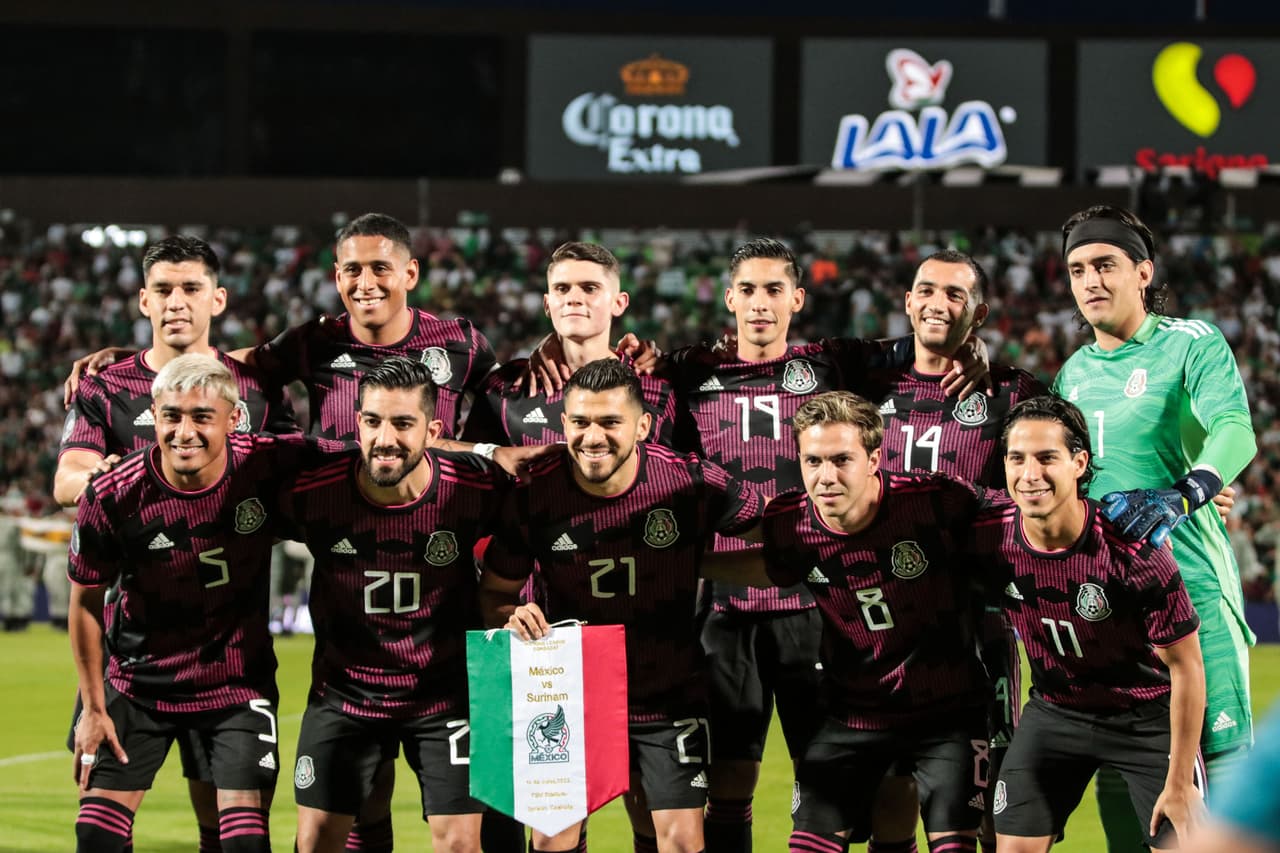México debutó en la Concacaf Nations League con goleada de 3-0 sobre Surinam en el Estadio Corona de Torreón.